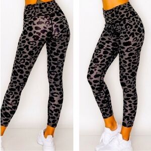 KIMBERLY C leopard print leggings, size medium